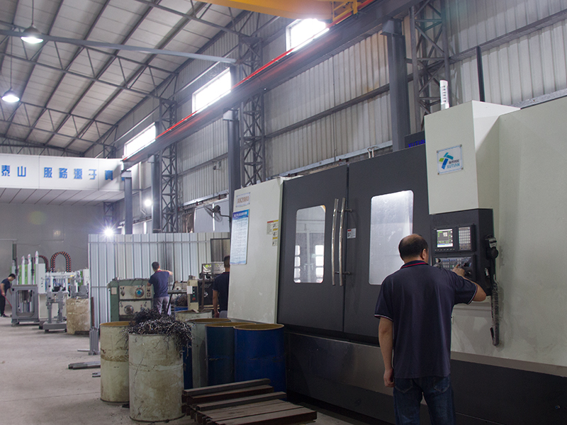 液態矽膠機生（shēng）產車間